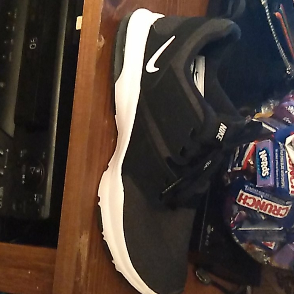 Nike tennis shoes